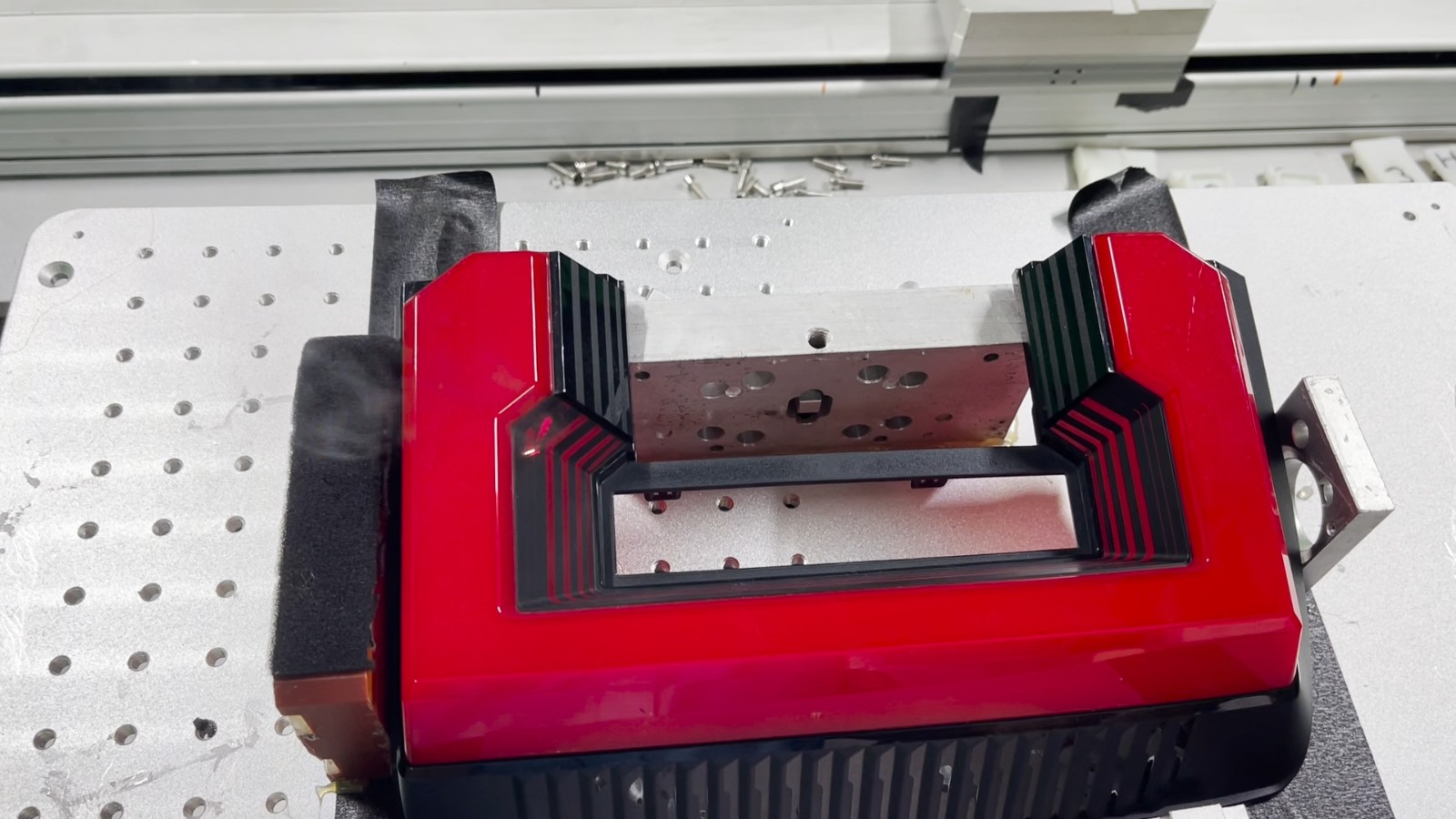 大幅面3D激光鐳雕工藝在汽車裝飾件領(lǐng)域的創(chuàng)新應(yīng)用